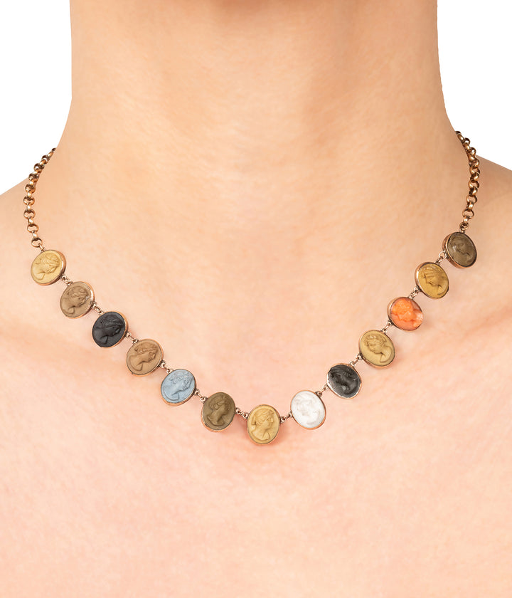 Collier-ancien-camees-pierre-de-lave-Clint