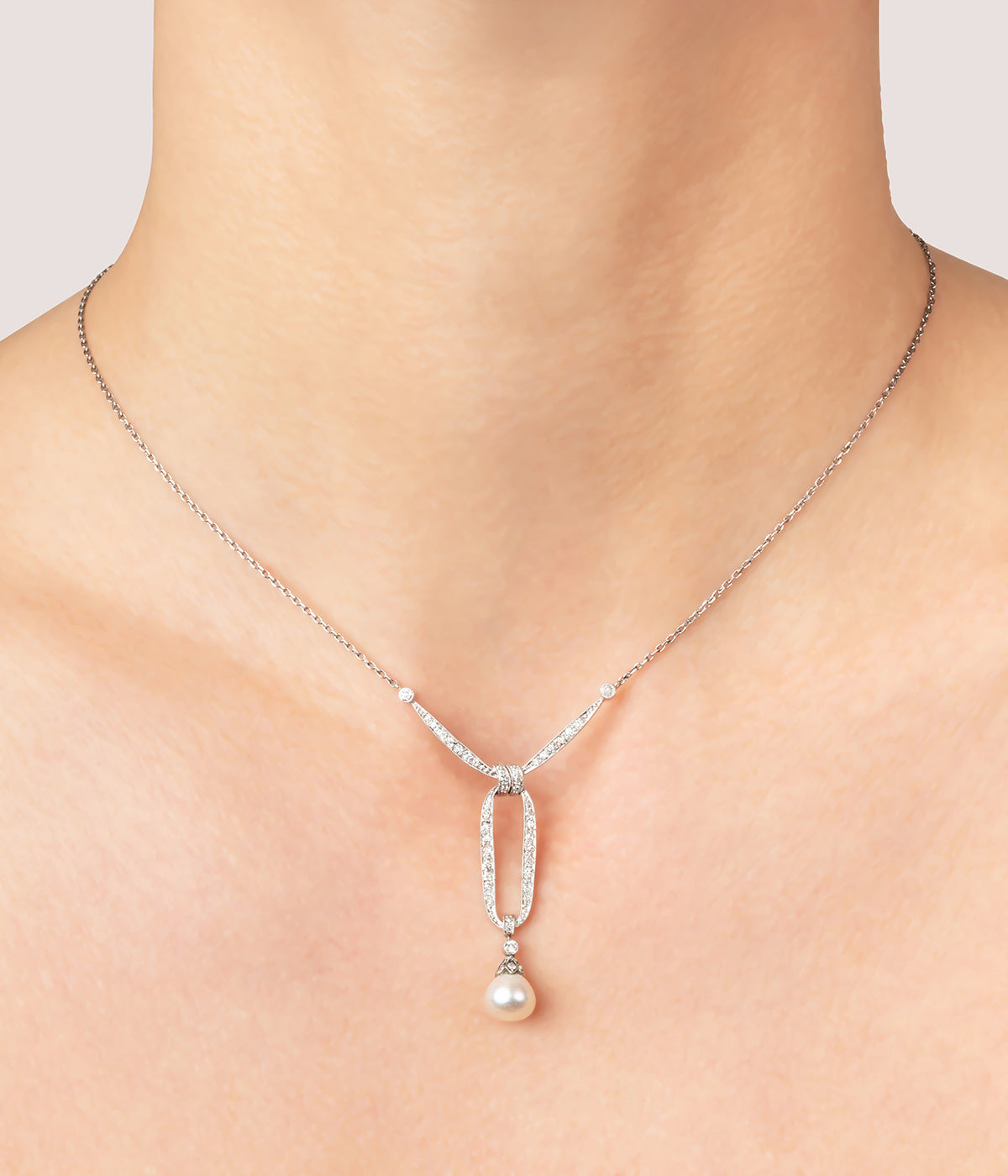 Collier-ancien-or-blanc-perle-Jorgi-Caillou-Paris