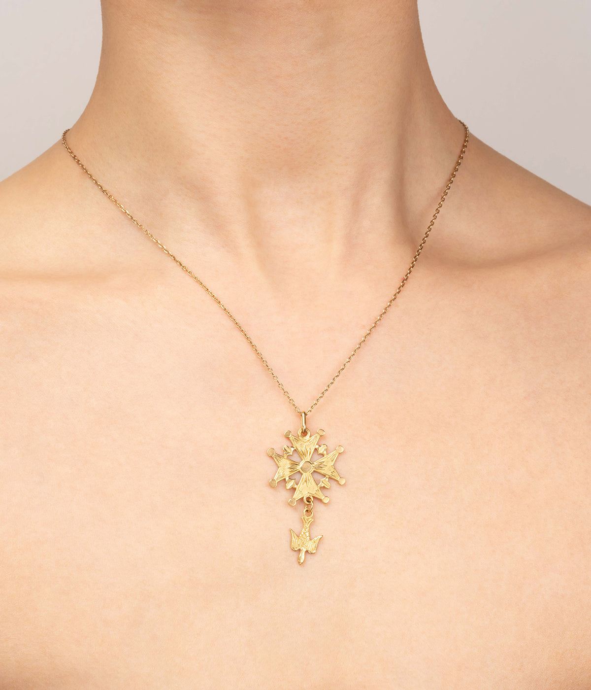 Croix huguenote ancienne en or "Kadou" - Caillou Paris