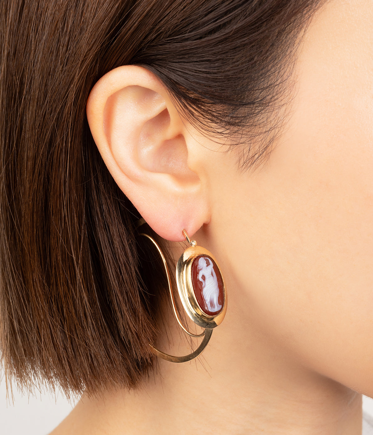 Grandes-poissardes-camees-agate-Abran-Caillou-Paris