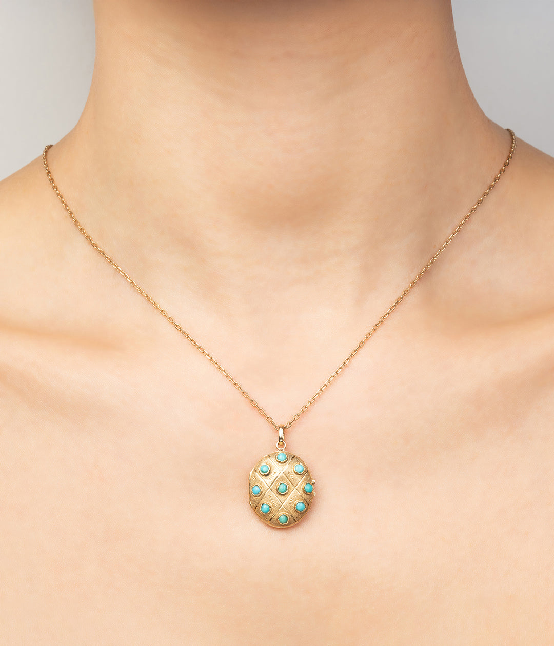 Medaillon-vintage-turquoise-or-18k-Caio-Caillou-Paris