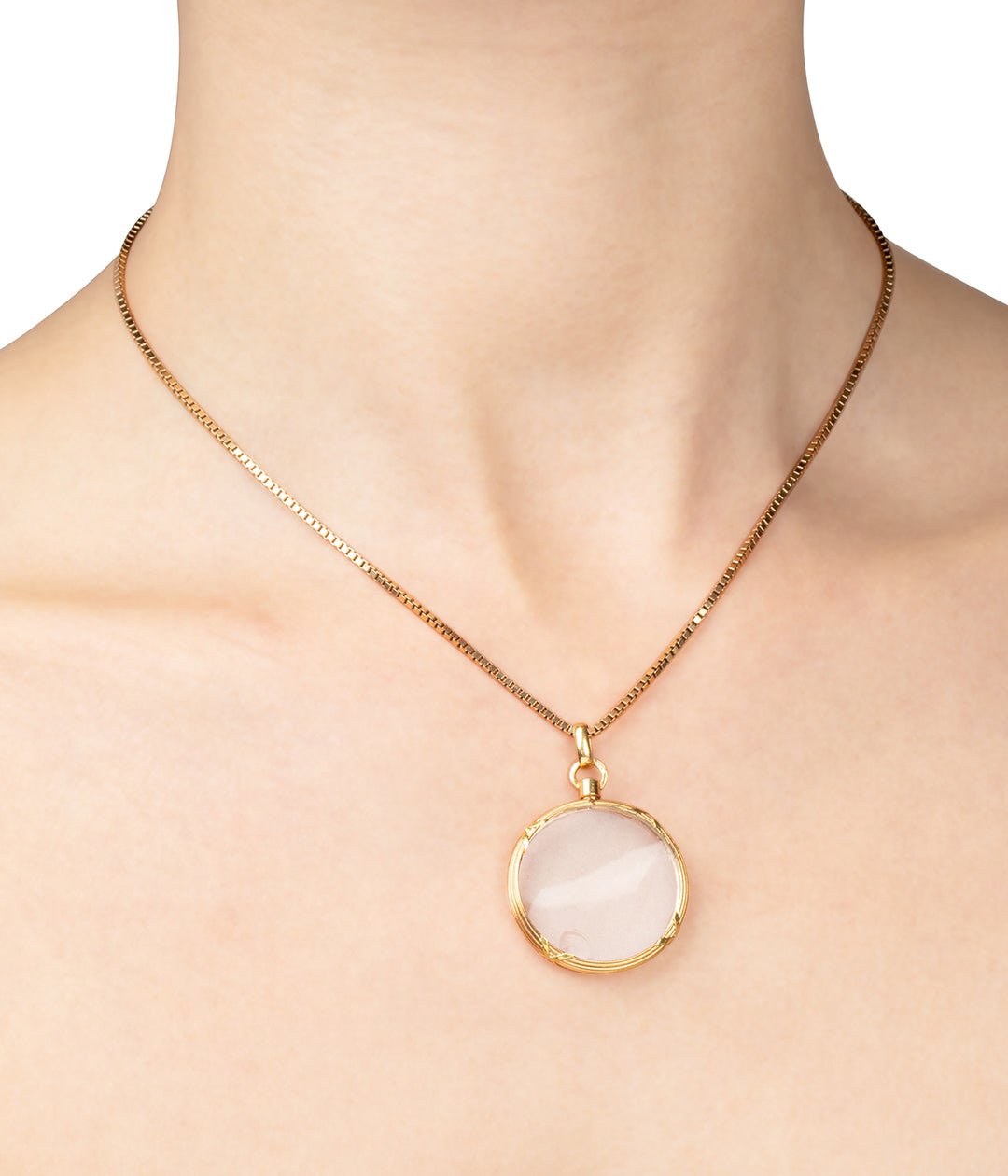 Pendentif-porte-photos-ancien-or-Alao-Caillou-Paris