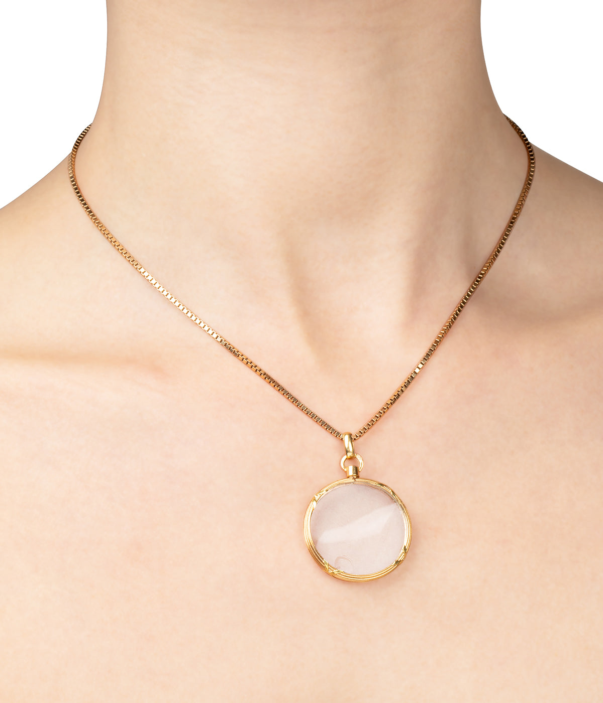 Pendentif-porte-photos-ancien-or-Alao-Caillou-Paris