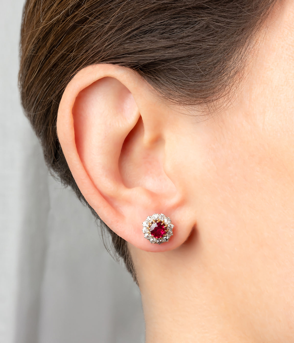 Puces-oreilles-anciennes-rubis-diamants-Gaea-Caillou-Paris