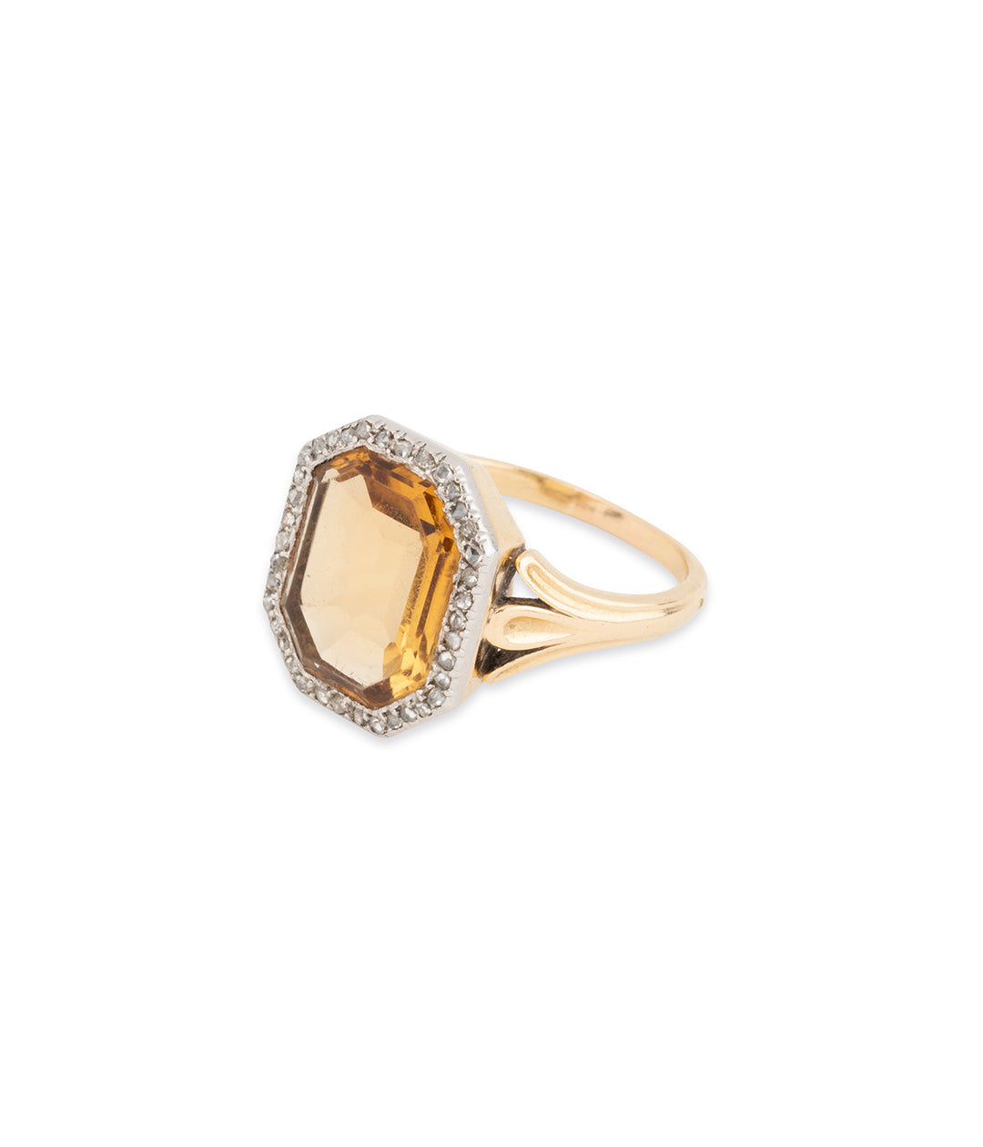 Romantic-ring-citrine-diamonds-Eliaz
