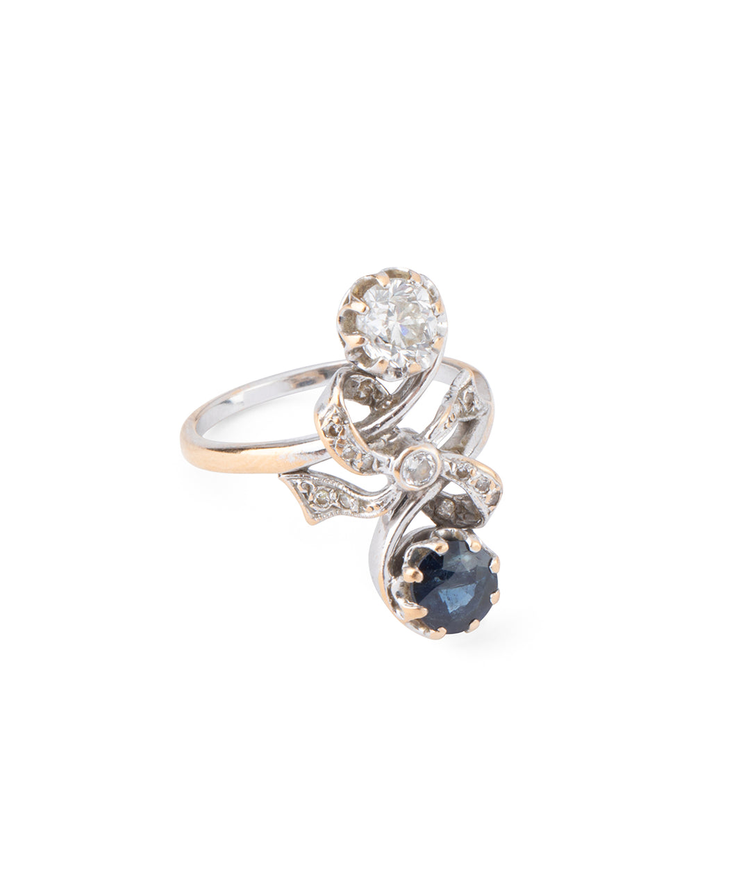 Toi-et-moi-antique-ring-diamonds-sapphires-Cyr-Caillou-Paris