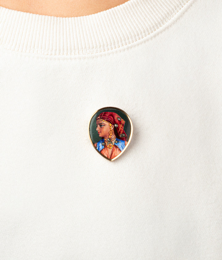 Victorian-gold-brooch-enamel-diamonds-Suki