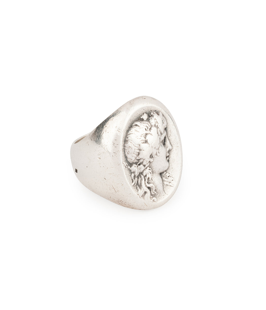 Victorian-signet-ring-bacchante-Reia-Caillou-Paris