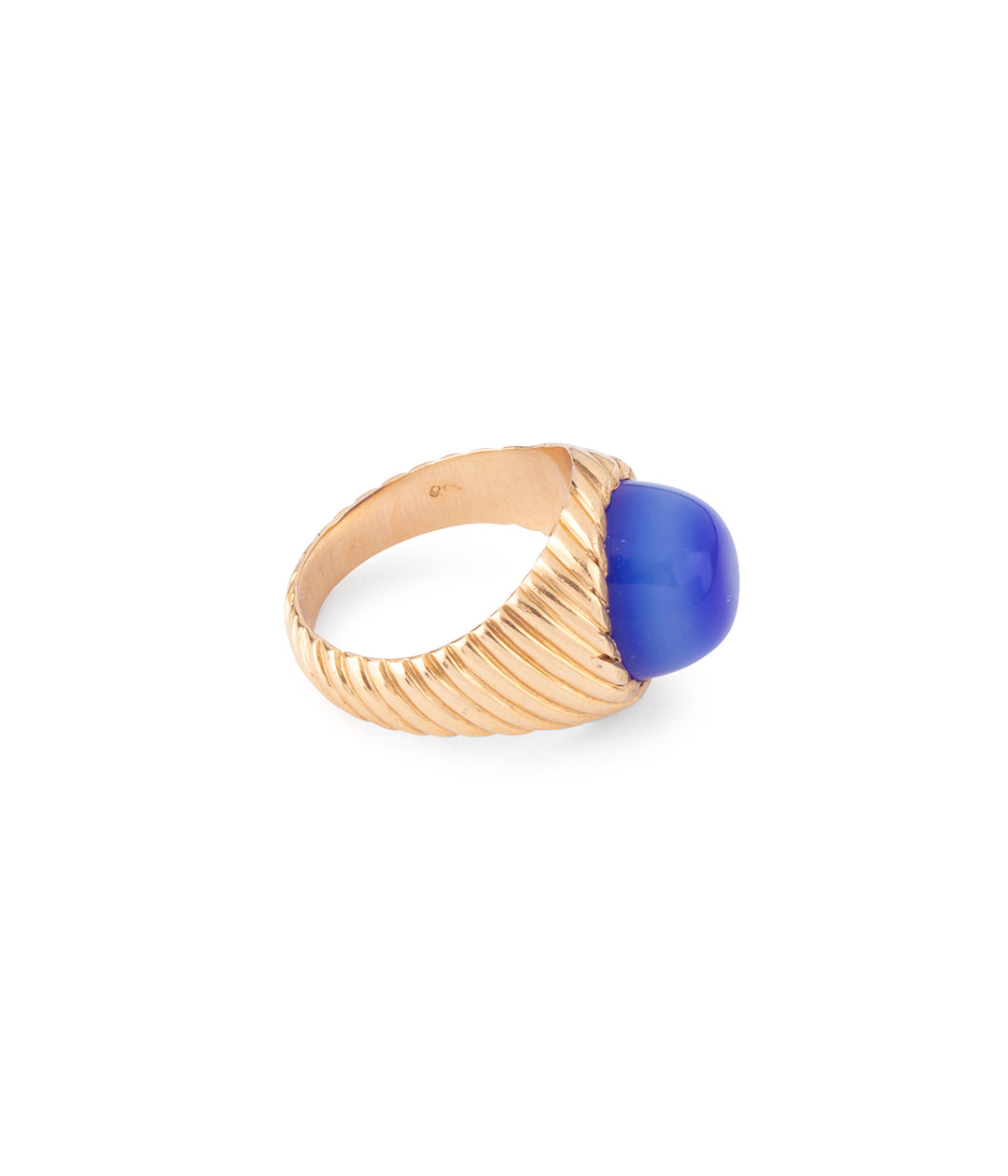 Vintage-chalcedony-ring-18k-gold-Ofelia-Caillou-Paris