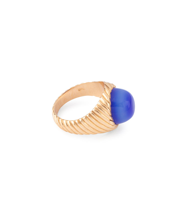 Vintage-chalcedony-ring-18k-gold-Ofelia-Caillou-Paris