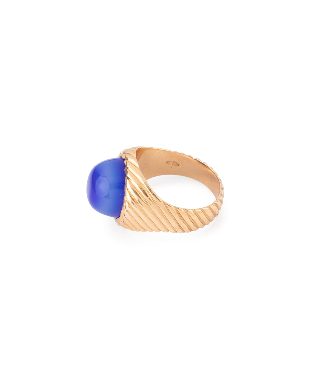 Vintage-cocktail-ring-chalcedony-18k-gold-Ofelia-Caillou-Paris