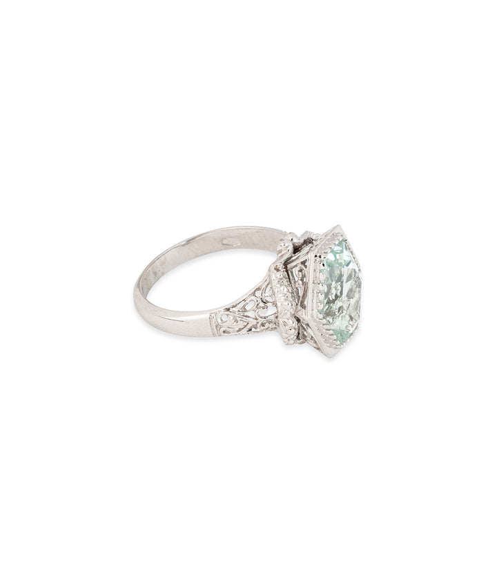 Vintage-engagement-ring-aquamarine-Volia