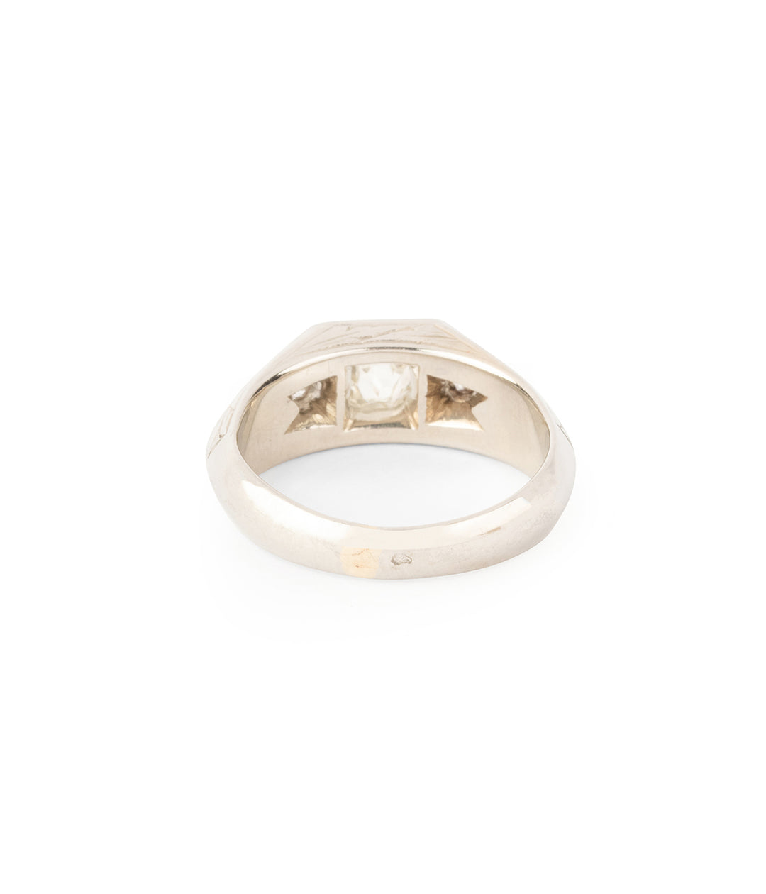 Vintage-engagement-ring-diamonds-Milla