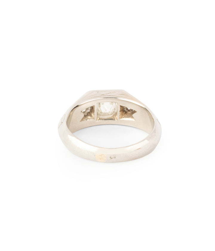 Vintage-engagement-ring-diamonds-Milla