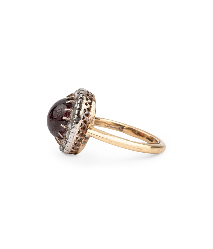Vintage-garnet-ring-diamonds-Jalia