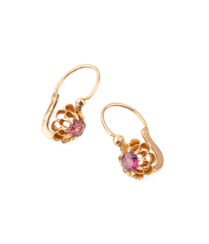 Vintage-gold-earrings-red-stones-Riona-Caillou-Paris