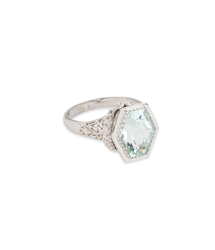 Vintage-ring-aquamarine-18k-gold-Volia