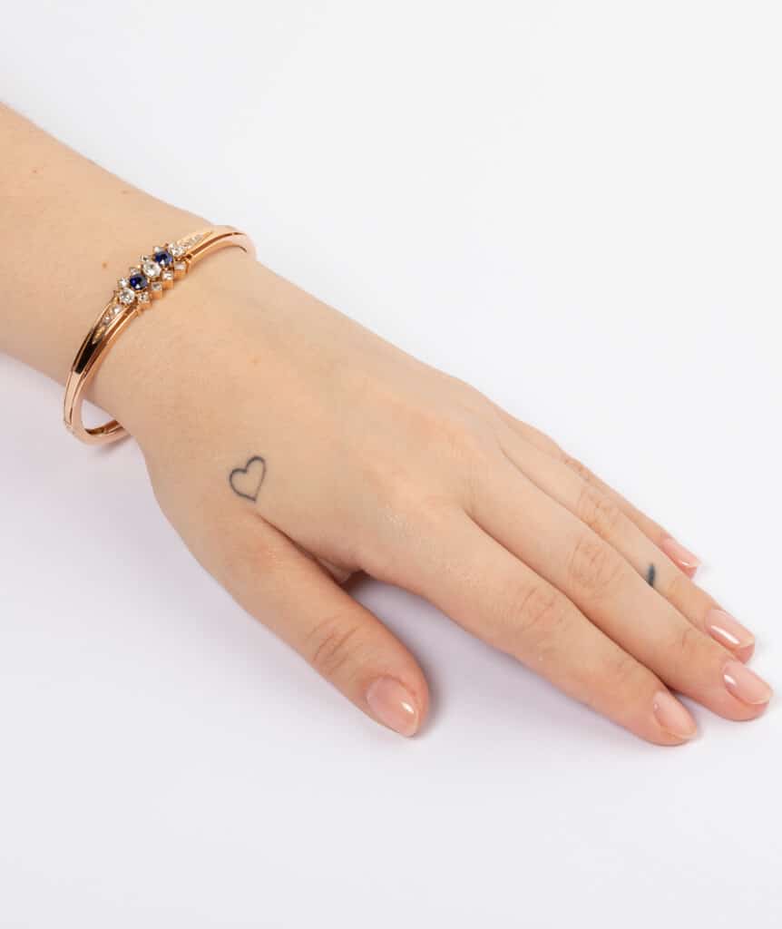 Bracelet ancien diamants et saphirs porter