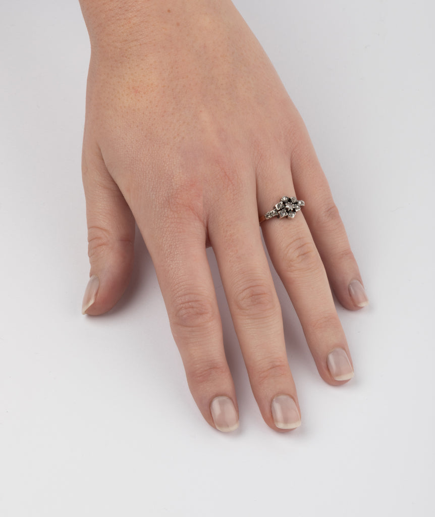 Caillou Paris Bague Ancienne Diamants Ingo Portee