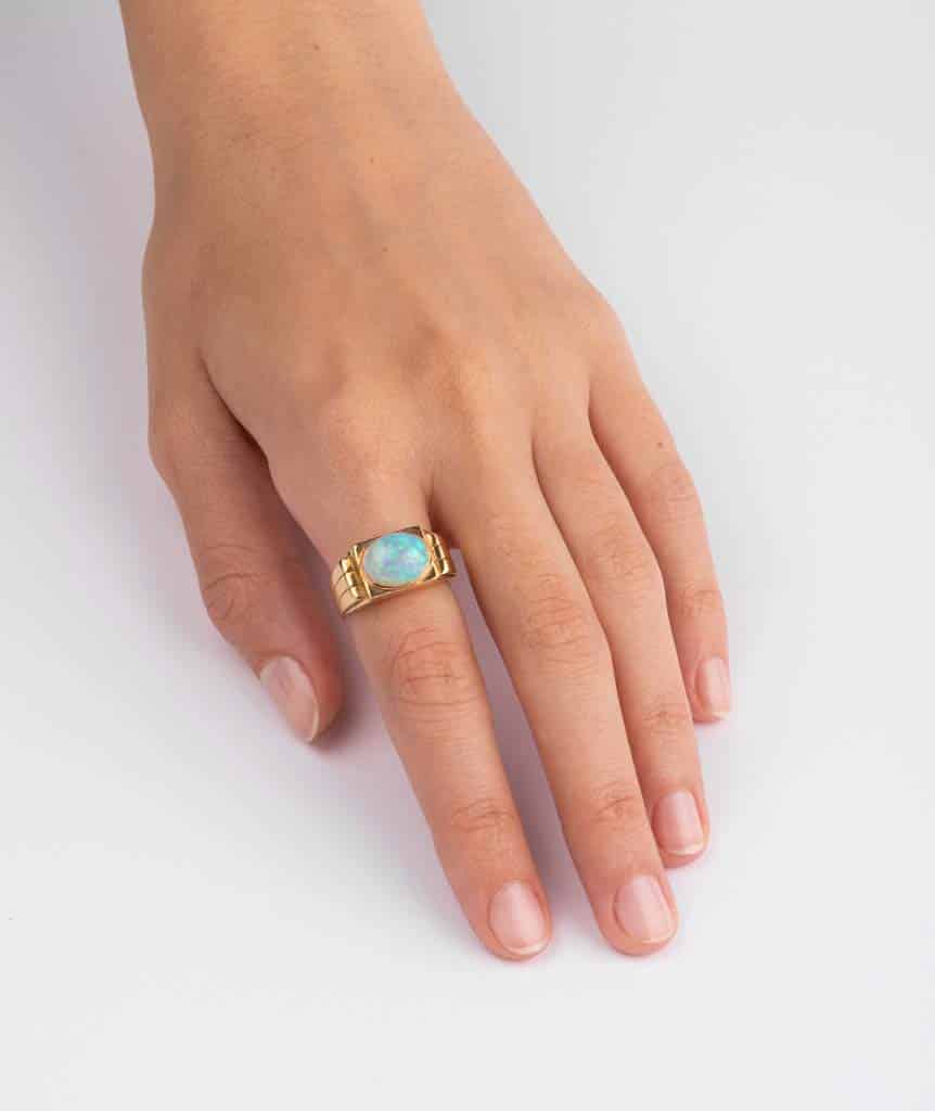 Caillou Paris Bague Chevaliere Ancienne Opale Marfa Porter