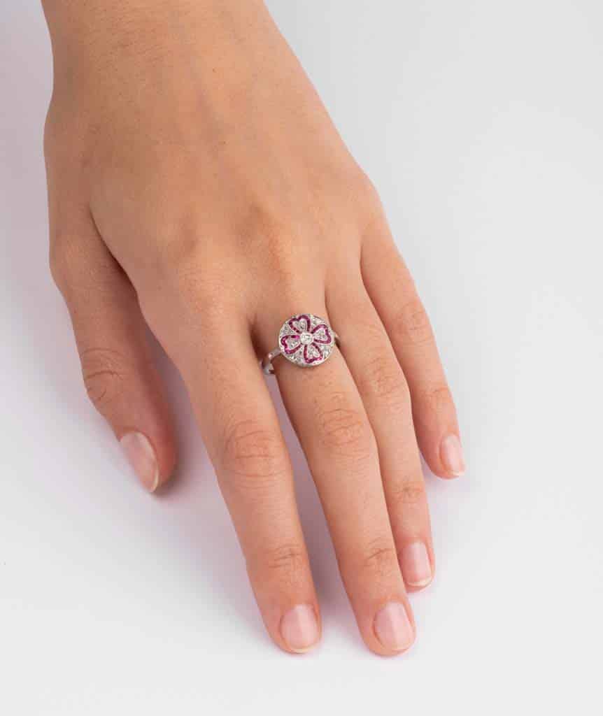 Caillou Paris Bague De Fiançailles Ancienne Diamants Et Rubis Pauly Porter