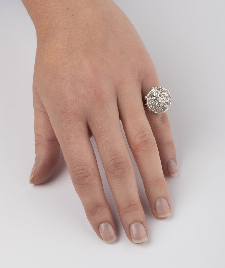 Caillou Paris Bague Dome Ancienne Or Et Diamants Rati Portee