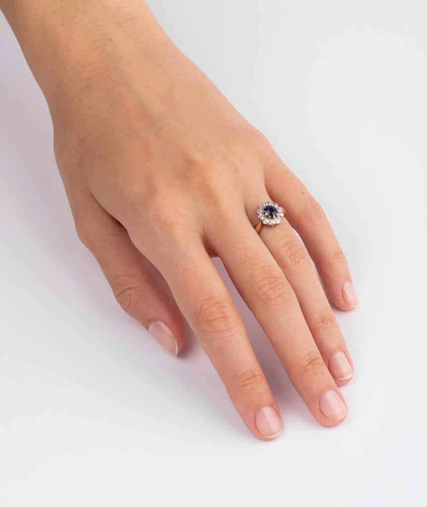Caillou Paris Bague Marguerite Ancienne Saphir Et Diamants Henda Porter