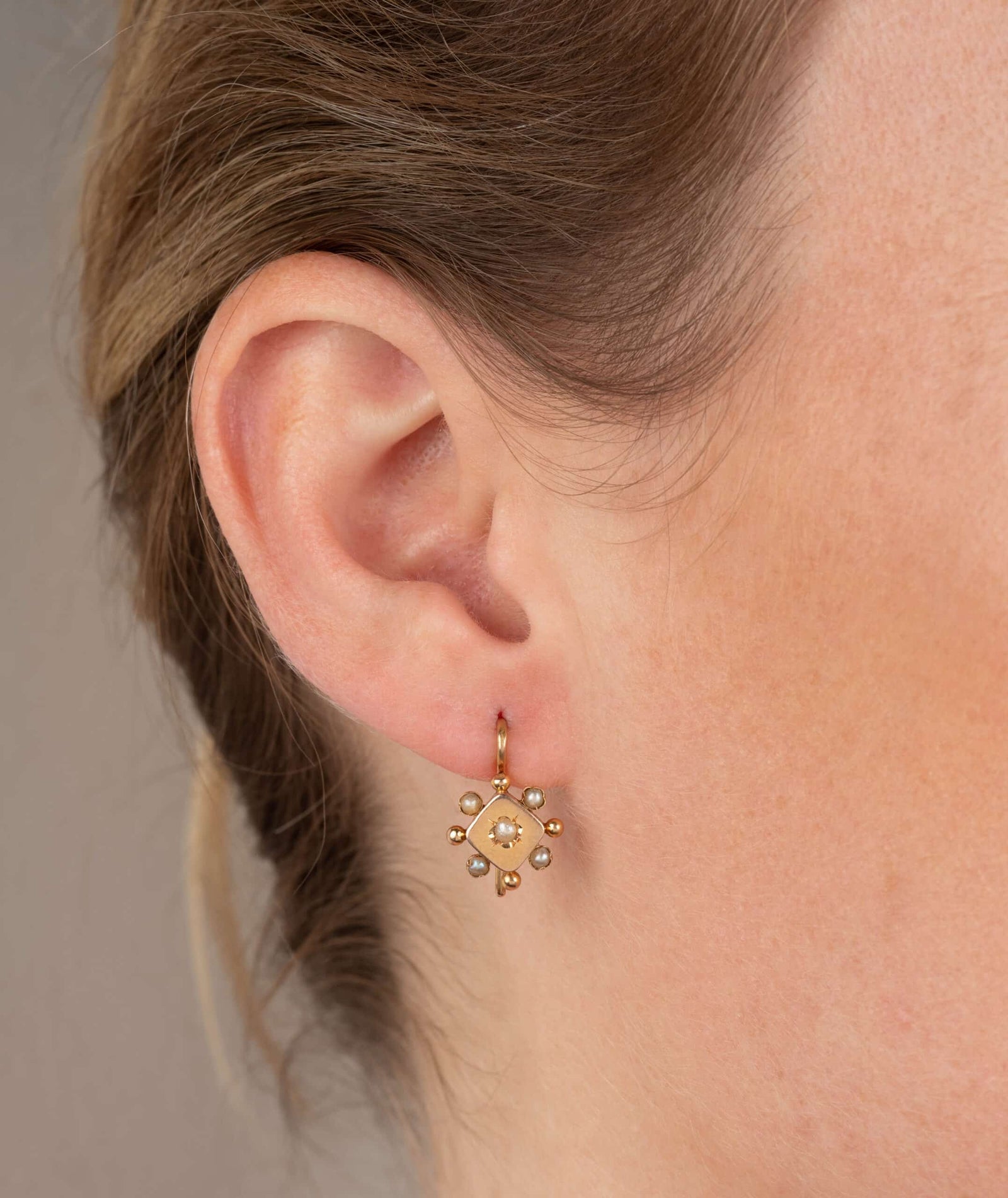 Caillou Paris Boucle Oreille Perles Lug Porter