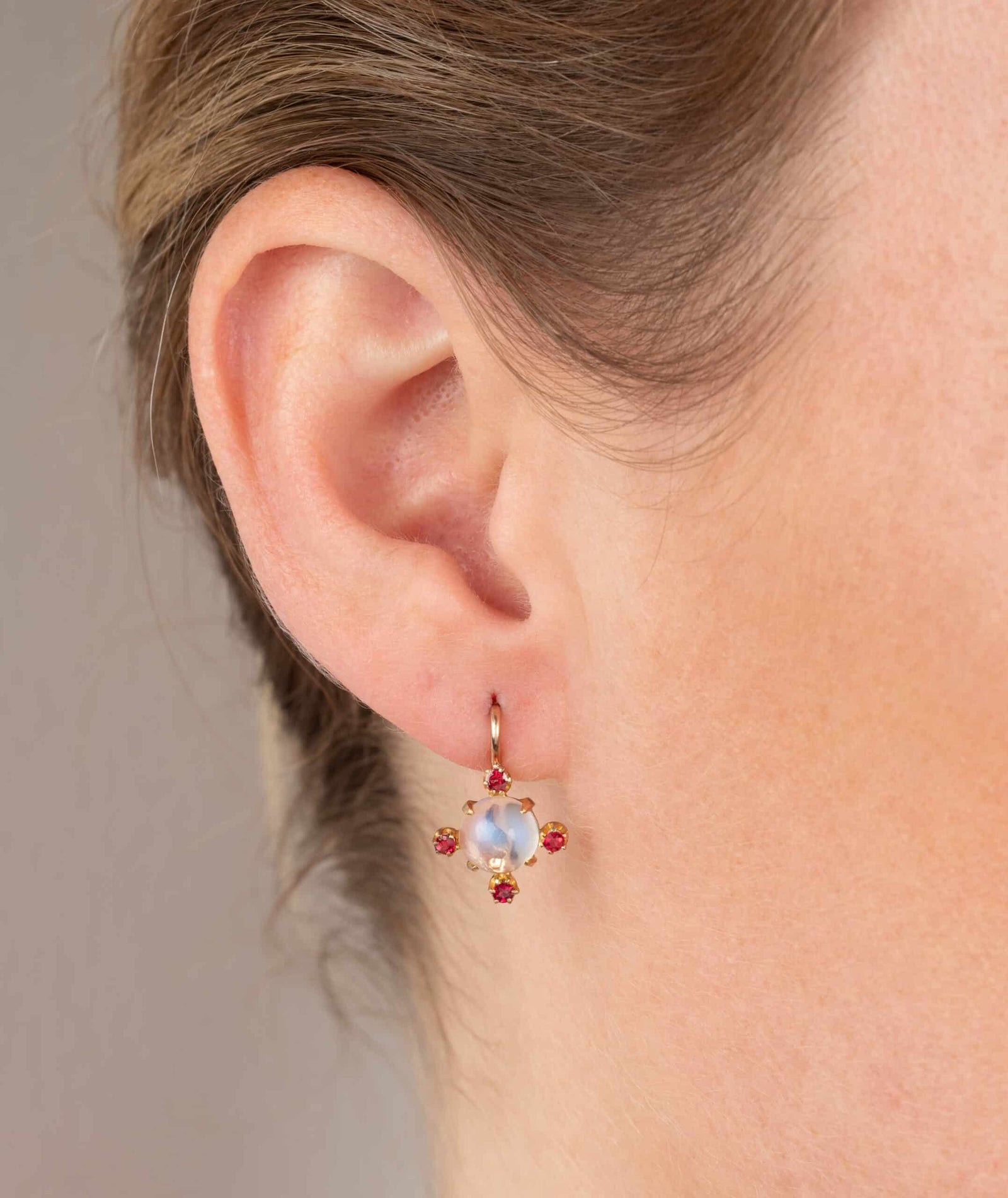 Caillou Paris Boucle Oreille Pierre De Lune Wit Porter