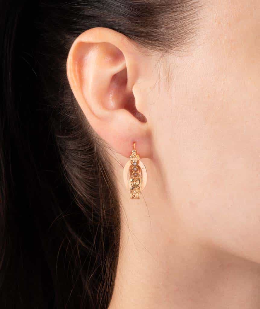 Caillou Paris Boucles D Oreilles Napoleon Iii Or Et Perles Kaoura Porter