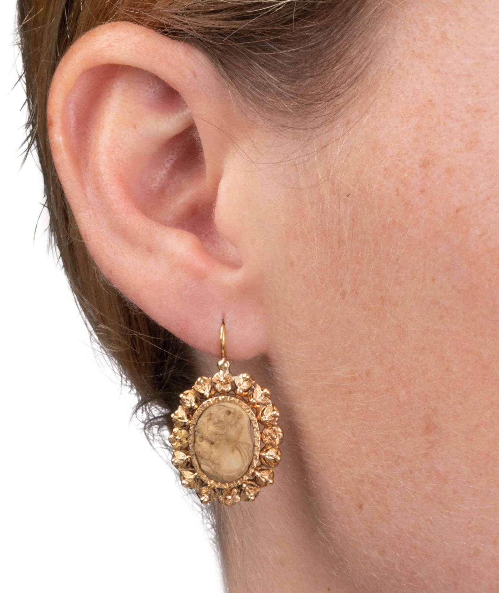 Caillou Paris Boucles D Oreilles Anciennes Cobi Porter