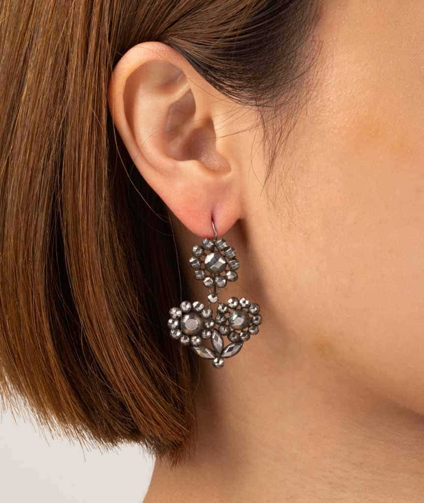 Caillou Paris Boucles D Oreilles Anciennes En Pointe D Acier Maeja Porter