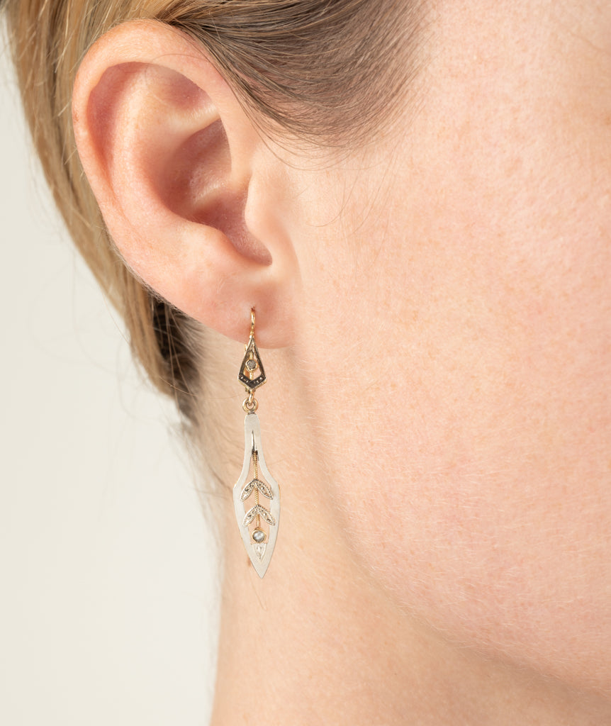 Caillou Paris Boucles D Oreilles Anciennes Or Et Perles Joanko Portees