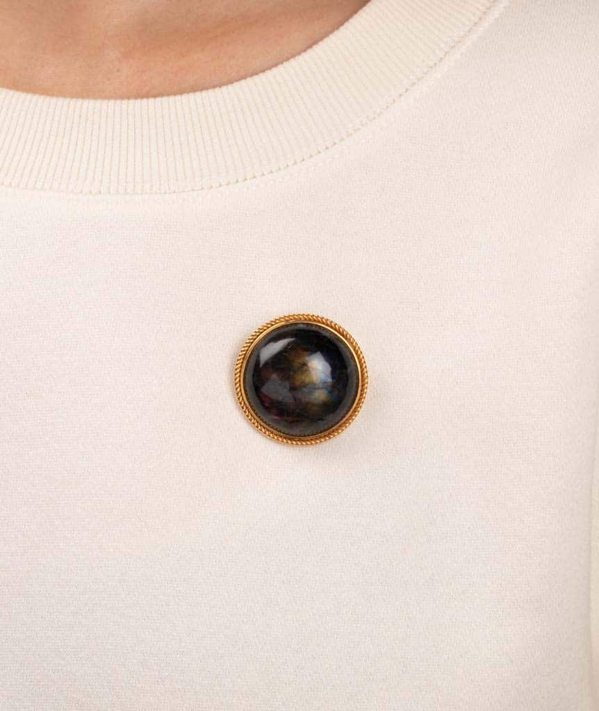 Caillou Paris Broche ancienne labradorite Chanda porter