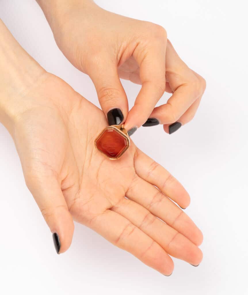 Caillou Paris - Cachet ancien cornaline Micha porter