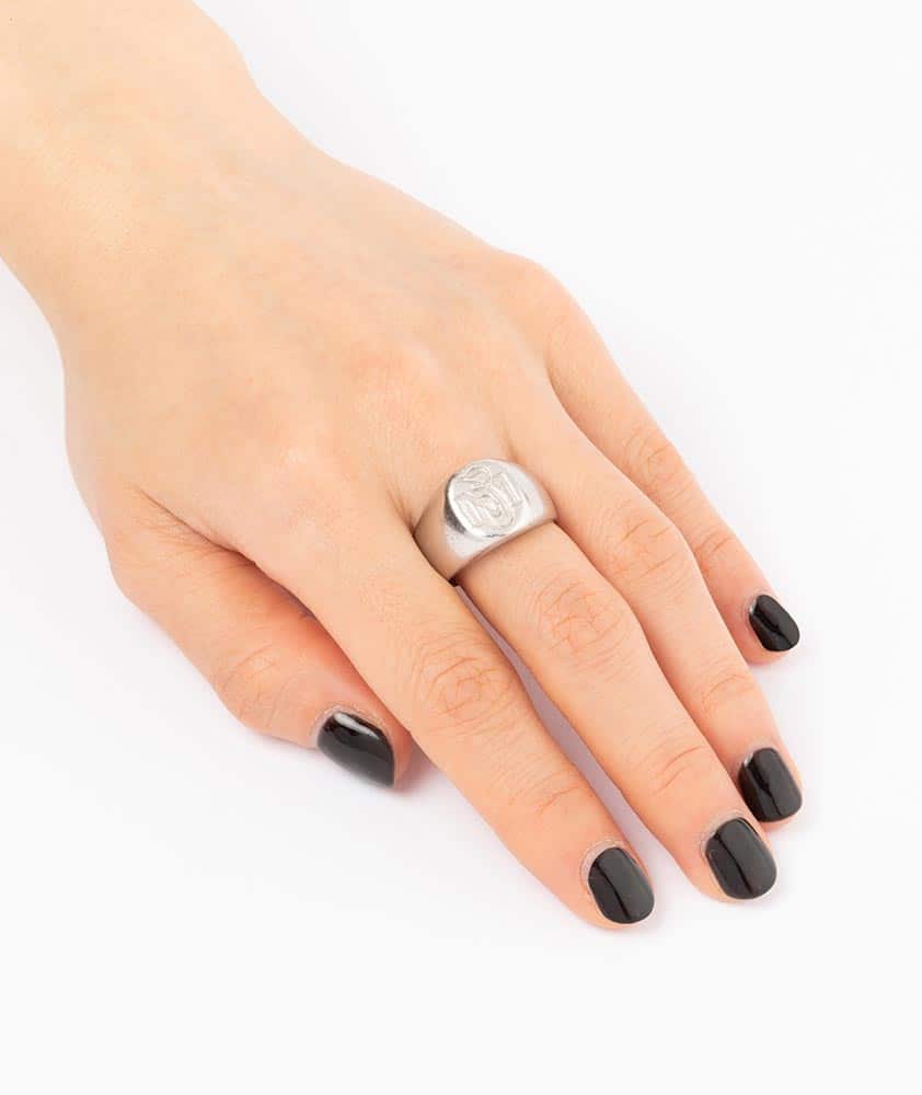 Caillou Paris Chevaliere Ancienne Gravee %22manex%22 Porter