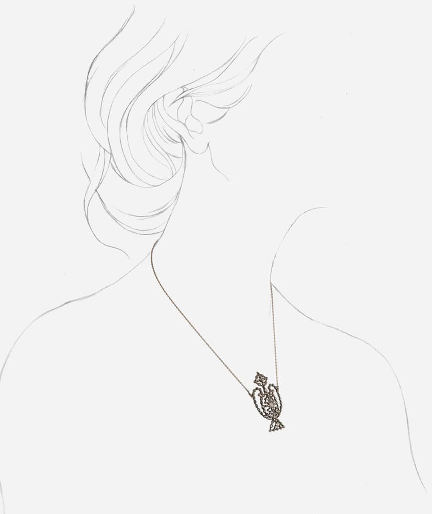 Caillou Paris - Collier ancien en argent Anata porter