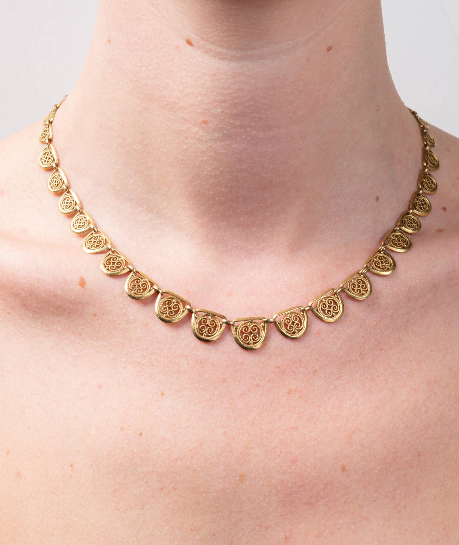 Caillou Paris Collier Ancien Or Joanie Porter