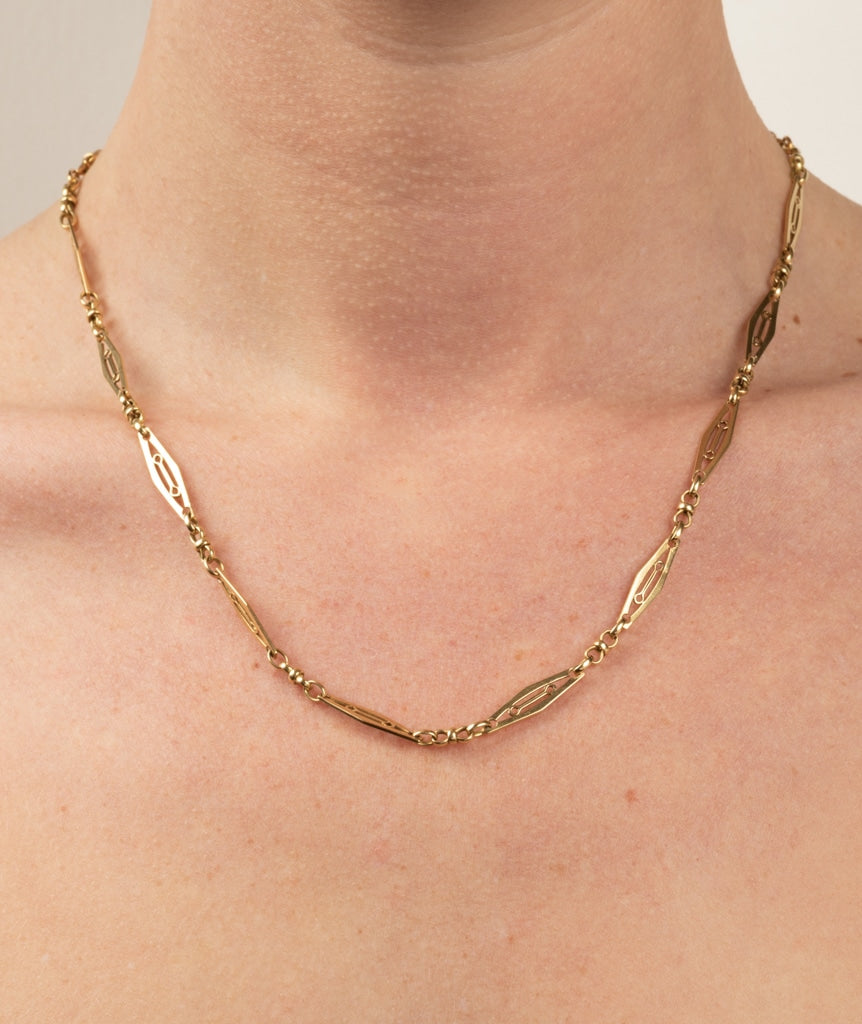 Caillou Paris Collier Ancien Or Maille Plate Bruna Porte