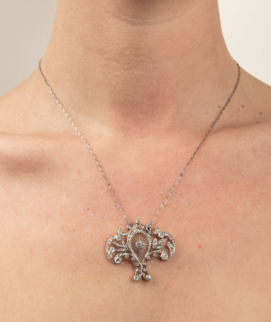 Caillou Paris Collier Ancien Platine Et Diamants Thao Porte