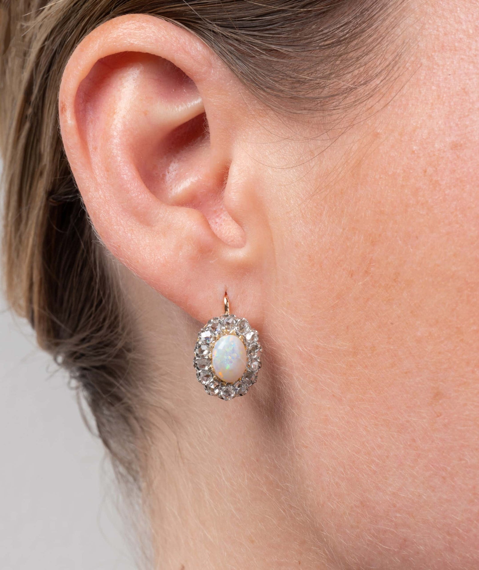 Caillou Paris Dormeuses Anciennes Opales Ottonia Porter