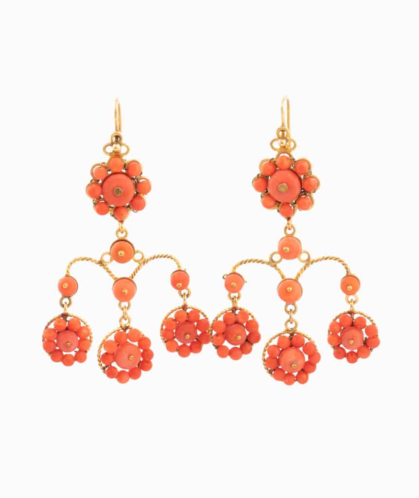 Caillou Paris Grandes Girandoles Anciennes Or Et Corail Poul