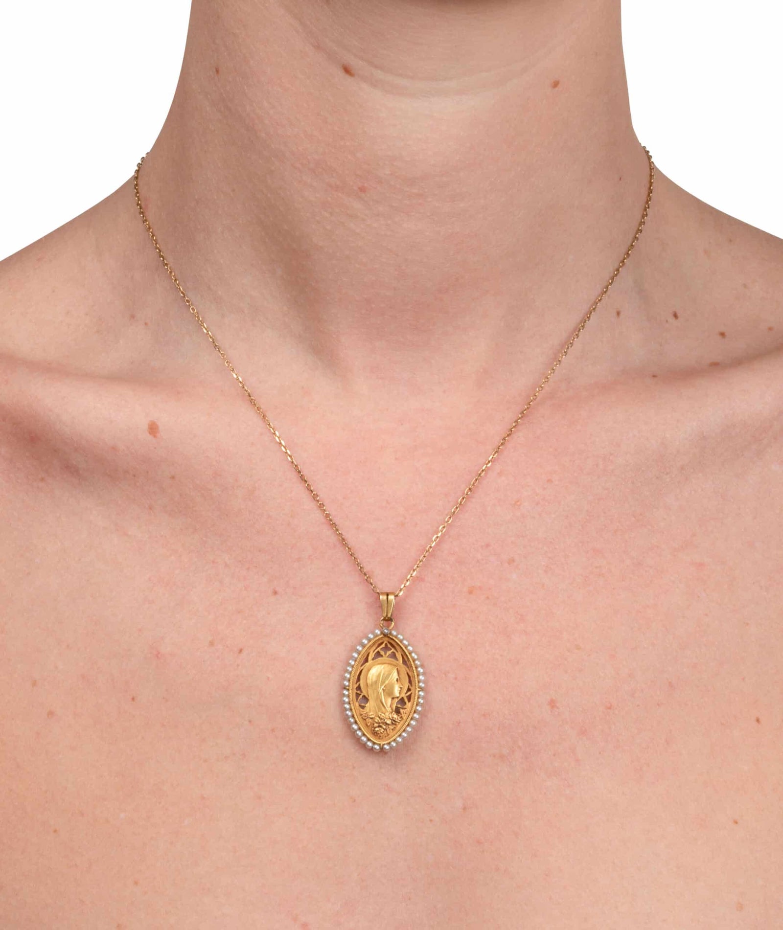 Caillou Paris Medaille Art Nouveau Bassira Porter