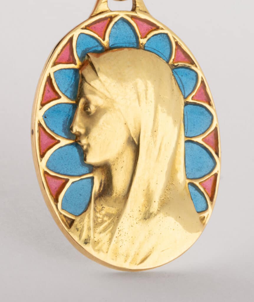 Caillou Paris - Medaille Art nouveau Mata detail