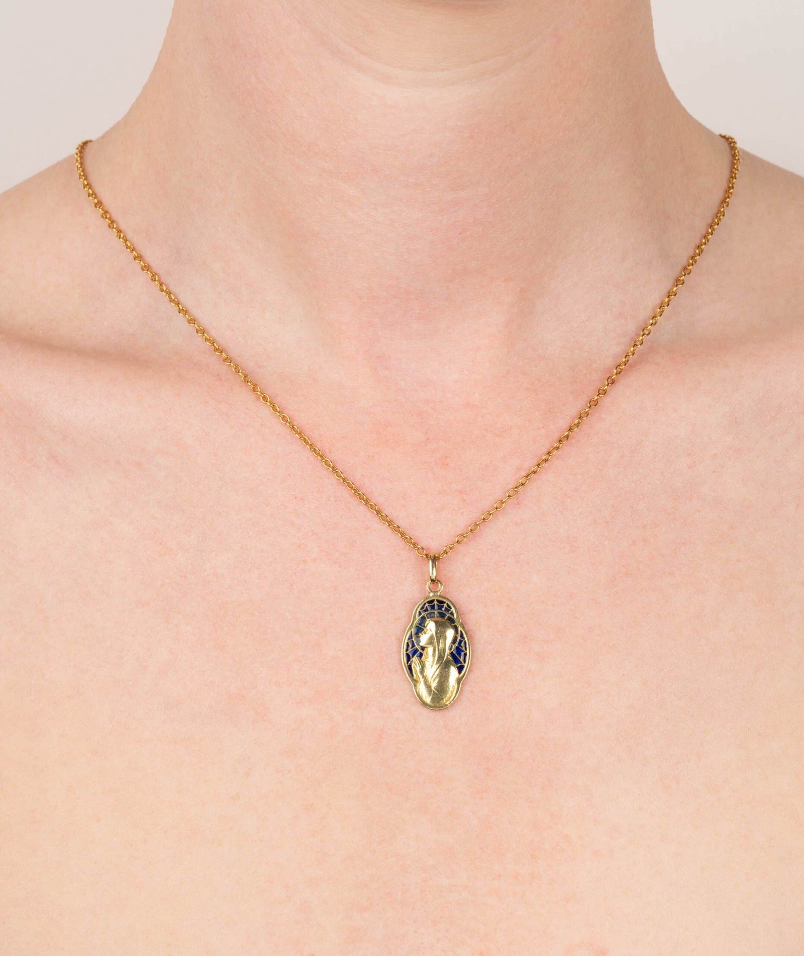 Caillou Paris Medaille Art Nouveau Email Signee Samgrun Yera Porter