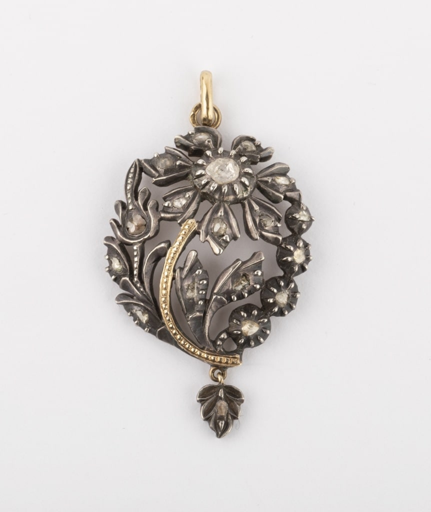 Pendentif ancien ovale perle et 2 ors - Collier Pendentif ancien ovale perle et 2 ors - Collier