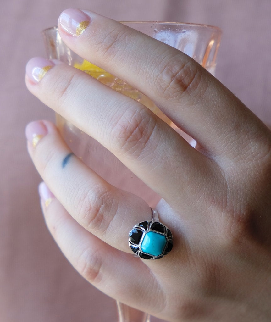 Bague ancienne turquoise onyx "Gilen" ambiance